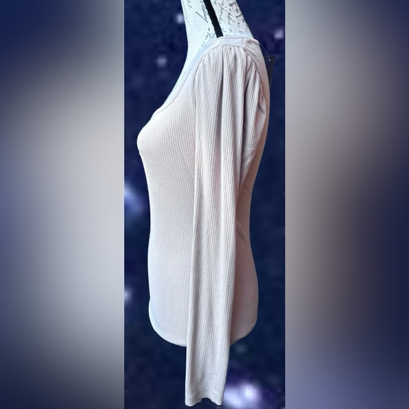 J. Crew Scoop-Neck Ribbed Top
Medium
New with Tag / Never Worn
Pale Pink - Picture 8 of 10